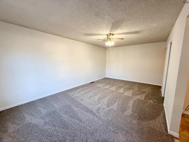 Foto del edificio - 4131 Moffett Ave