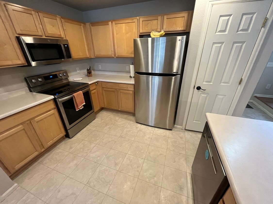 Building Photo - Great Townhome in Fort Collins