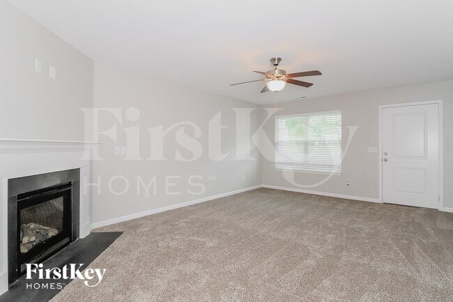 Building Photo - 825 Winterside Ln