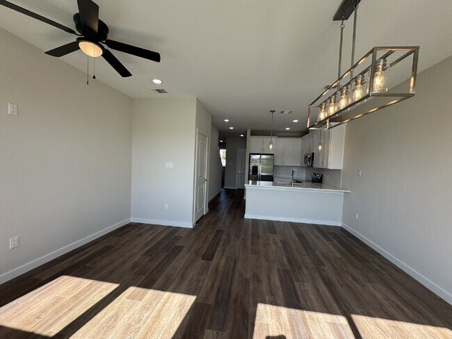 Foto del edificio - Upgrade your living experience across from...