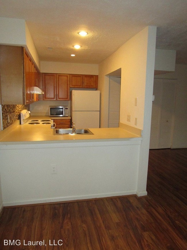 Building Photo - 2 br, 2 bath House - 8116 Chapel Cove Drive