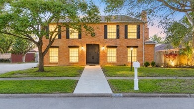 Building Photo - 8006 Albin Ln