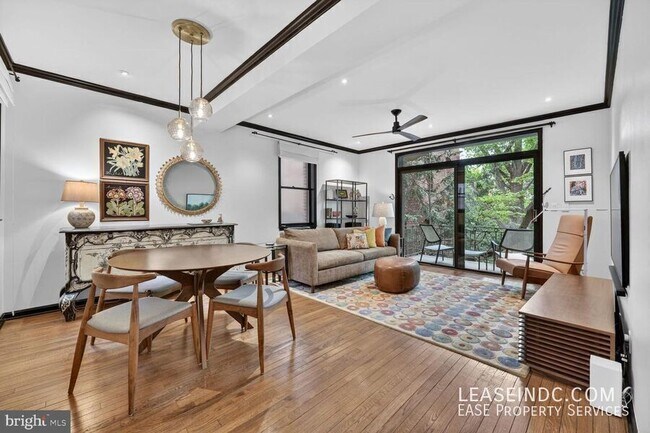 Foto del edificio - 2310 Ashmead Pl NW