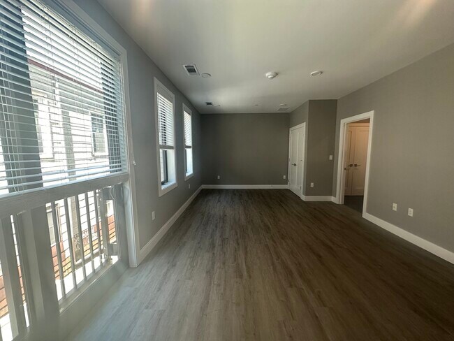 Foto del edificio - 656 Saratoga St