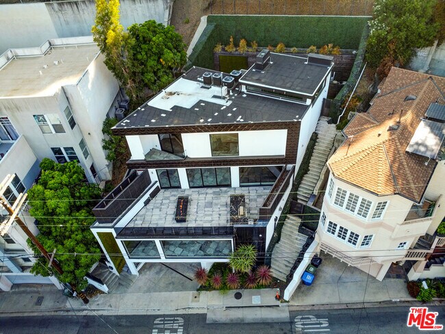 Building Photo - 1715 N Beverly Dr