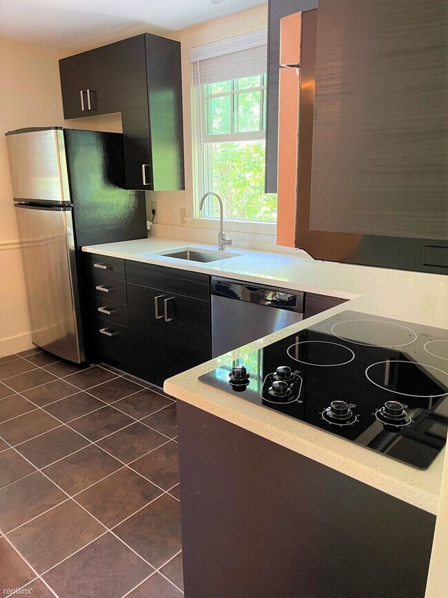 Foto del edificio - 1 br, 1 bath House - 58 Prospect St