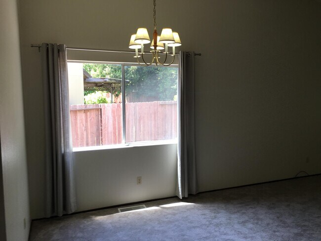 Building Photo - 1300 Garmont Ct