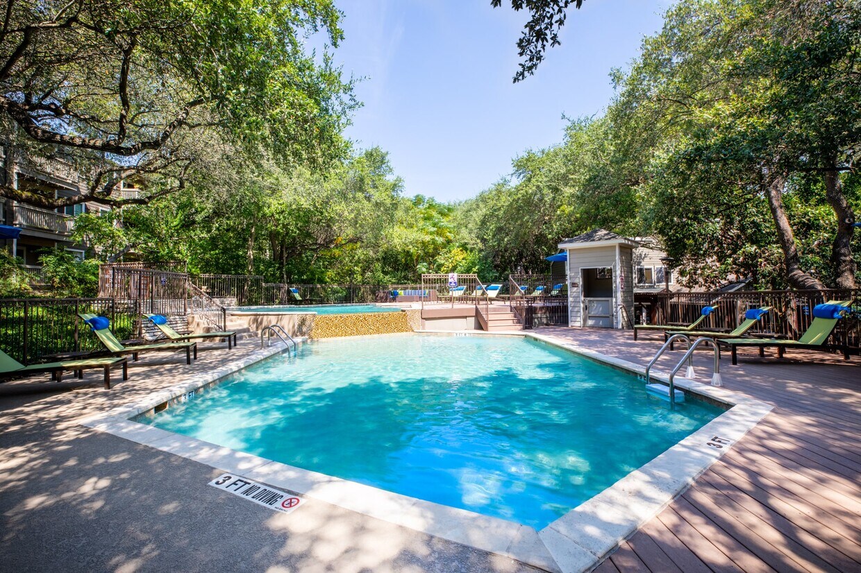 The Woods on Barton Skyway Apartments 2901 Barton Skyway Austin, TX