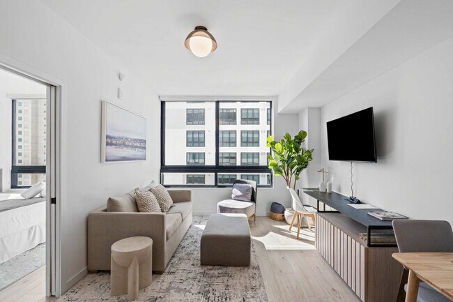 Building Photo - 225 N Miami Ave