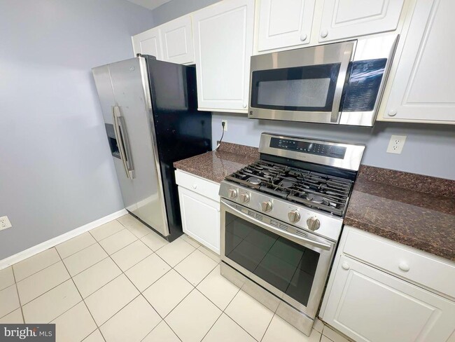 Building Photo - 1632 Briarview Ct
