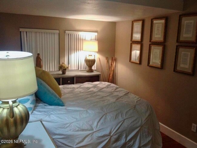 Building Photo - 8 10th St