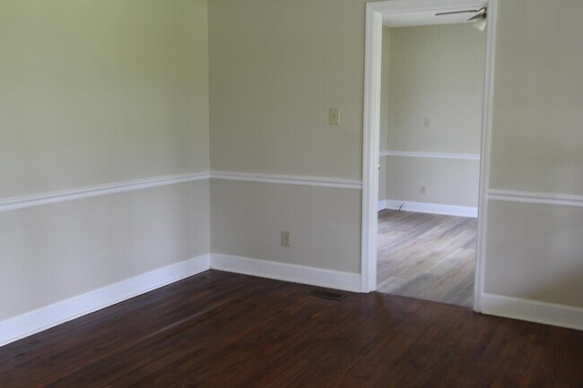 Building Photo - 1429 Nelms Rd