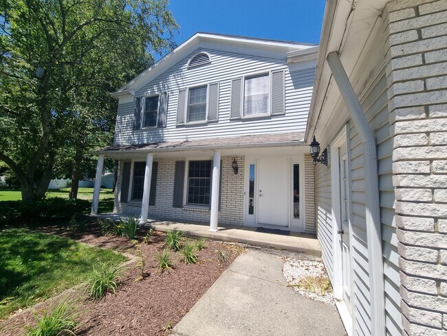 Foto del edificio - 16946 Antler Ln