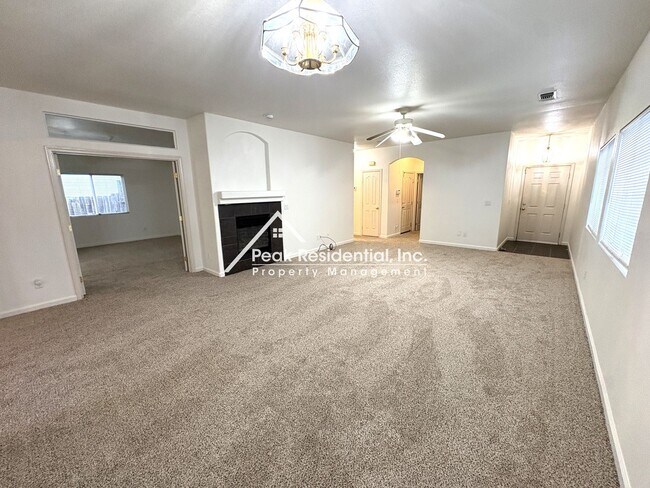 Foto del edificio - Spacious Natomas 3bd/2ba Home with 2 Car Garage