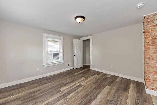 Foto del edificio - 6105 Bramble Ave