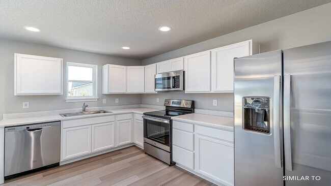 Building Photo - 2425 Whispering Ridge Dr