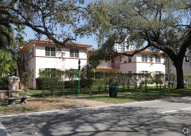 Building Photo - Miracle Apartments