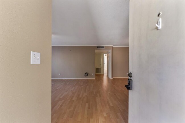 Building Photo - 14555 Wunderlich Dr