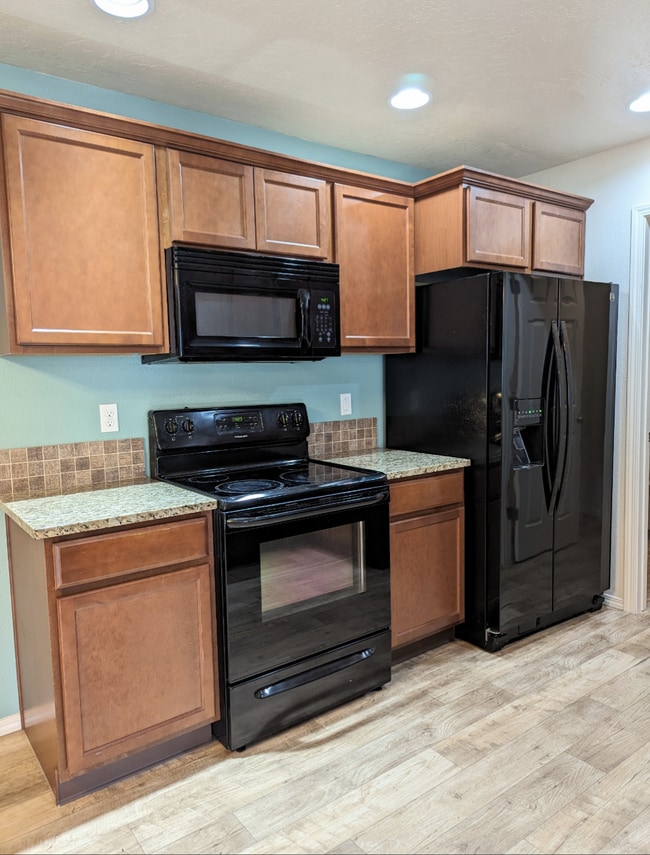 Building Photo - 5696 S Pepperview Way