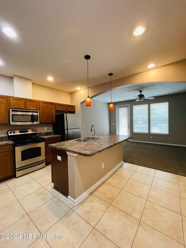 Primary Photo - 625 Oakleaf Plantation Pkwy