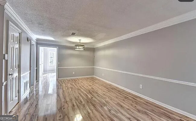 Building Photo - 871 Lenox Oaks Cir NE