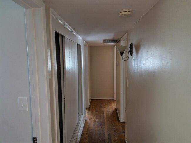 Building Photo - 2208 Holden Way
