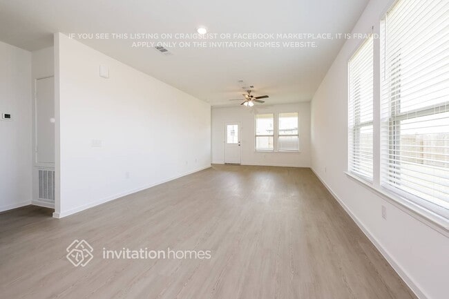 Foto del edificio - 15243 Canyon Rapids Rd