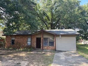 Building Photo - 911 Harris Dr