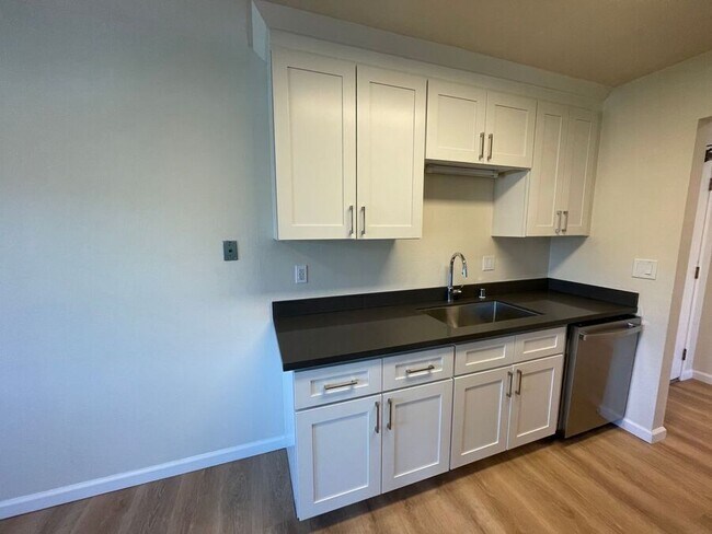 Foto del edificio - 410 Evelyn Ave