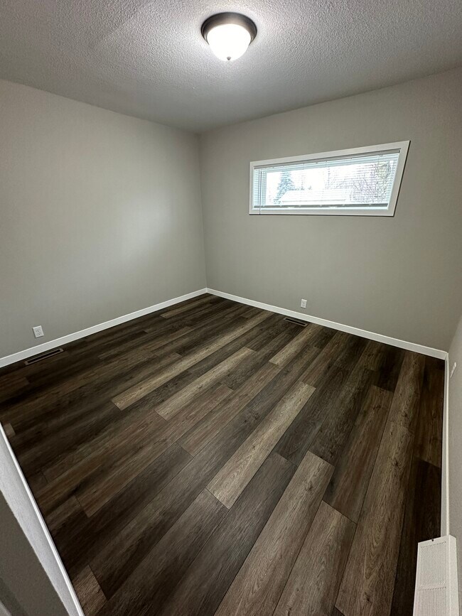 Dormitorio 2 - 509 West 1st Street