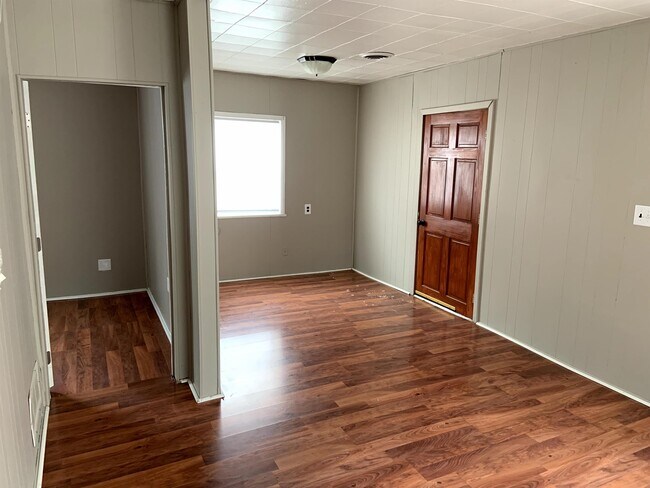 Building Photo - 1621.5 Ave P