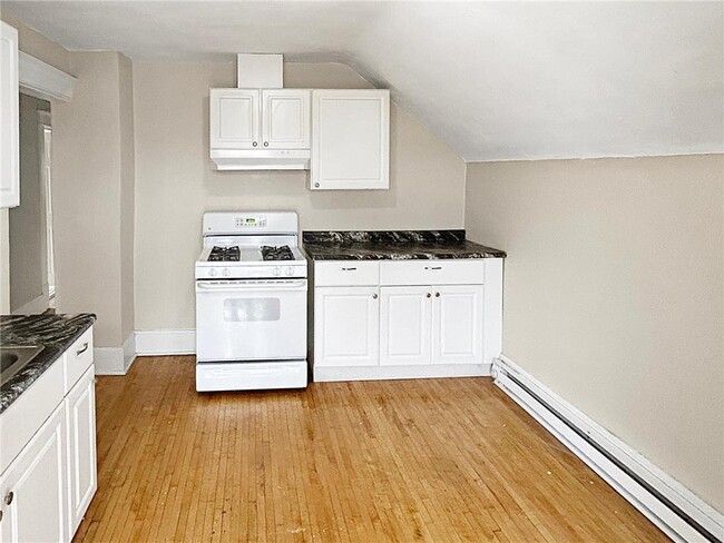 Building Photo - 1214 Sherburne Ave