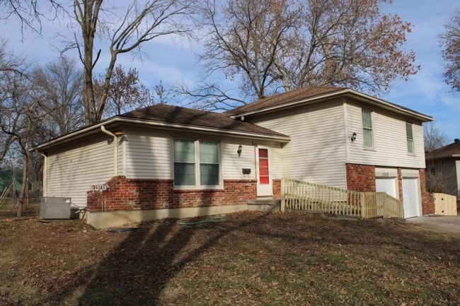 Building Photo - 11910 W 67th Terrace