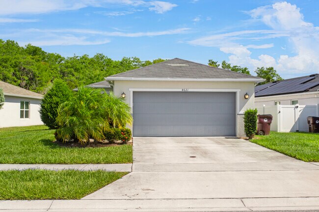 Foto del edificio - 4621 Glencrest Loop