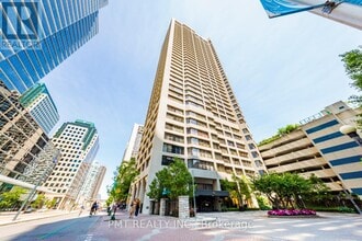 Building Photo - 65 Harbour Square