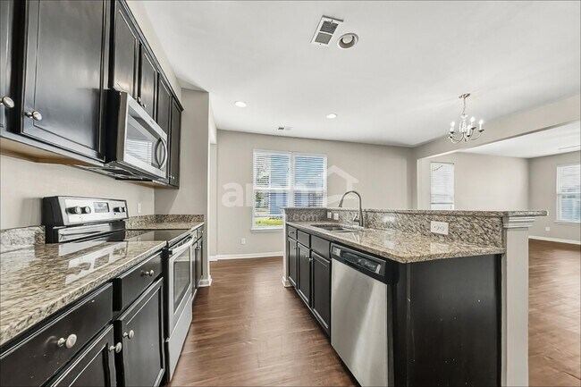 Foto del edificio - 112 Orleans Ct