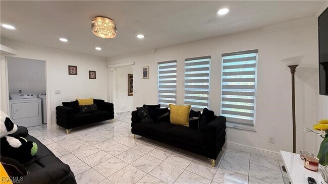 Foto del edificio - 1424 SE 22nd Terrace