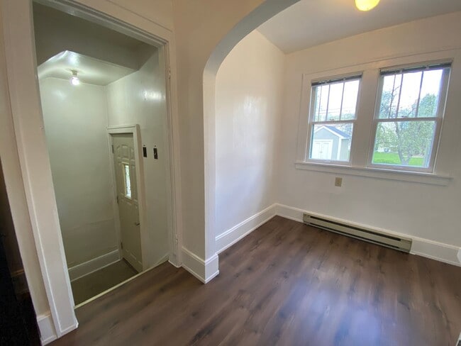 Building Photo - 3 Bedroom House by NDSU!!