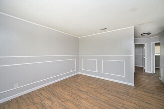 Building Photo - 506 N 3rd St