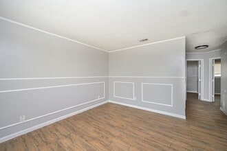 Building Photo - 506 N 3rd St