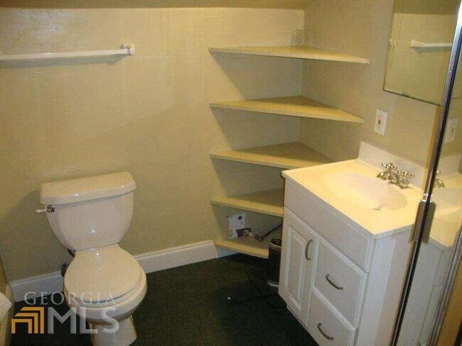 Foto del edificio - 3473 Shorelake Dr