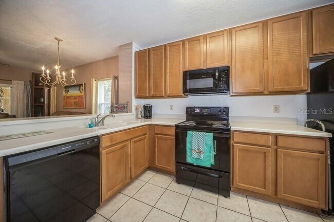 Building Photo - 807 Chelsea Dr