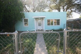 Building Photo - 1008 N Thornton St