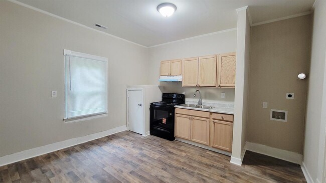 Building Photo - 1230 Tank Ct