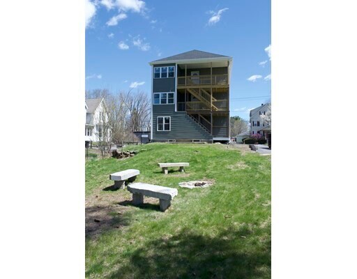 Building Photo - 17 Waters St