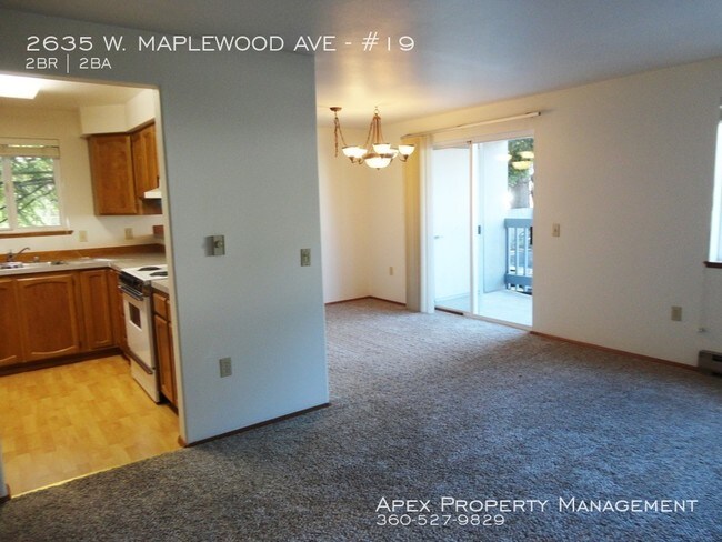 Building Photo - NORTH- Maplewood Place - HUGE walk-in closet!