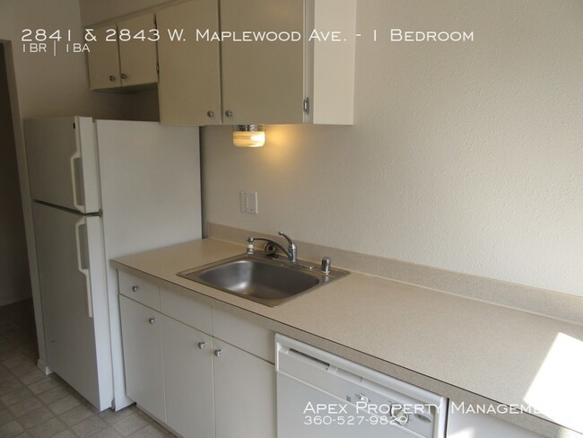 Foto del edificio - 2843-2843 W Maplewood Ave