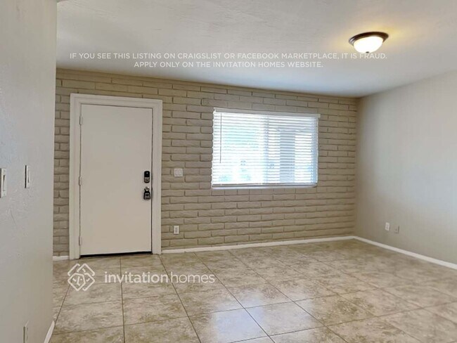 Foto del edificio - 12956 W Desert Ln