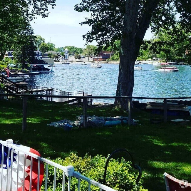 Apartments For Rent in New Franklin OH with Yard 1 Rentals