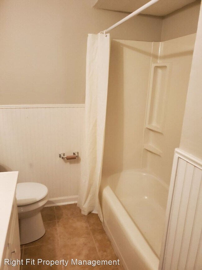 Building Photo - 3 br, 1.5 bath House - 4806 Wellborn Drive